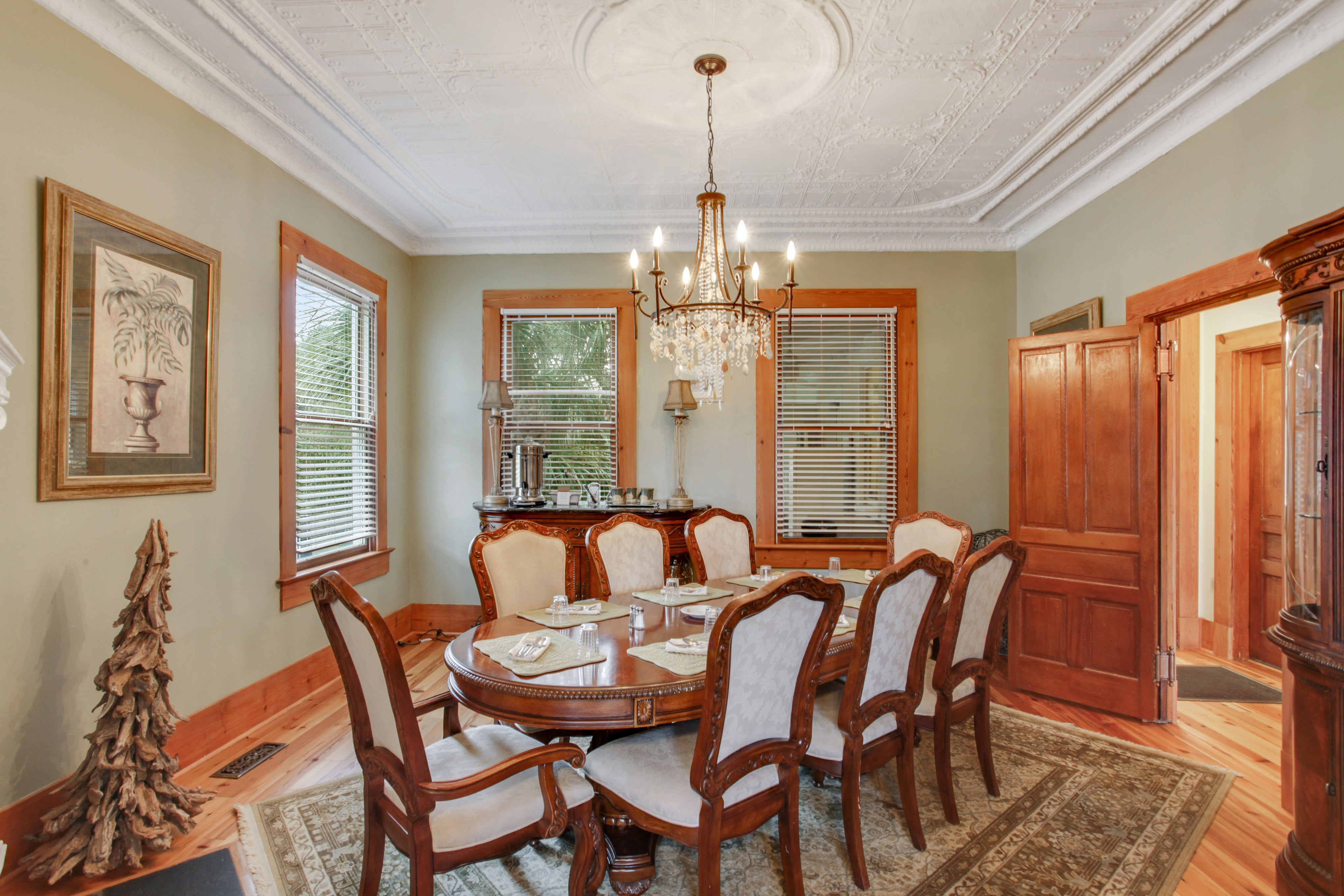 elegant dining room